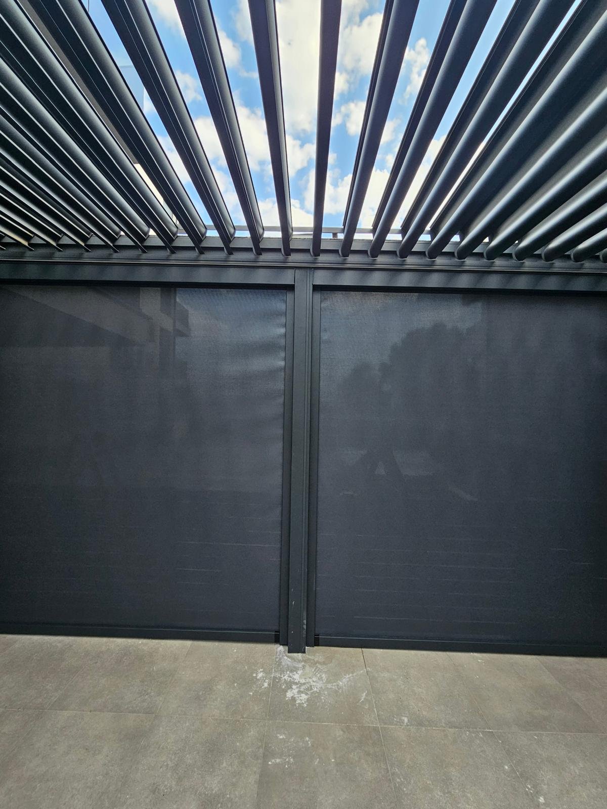 Zip tenda crna